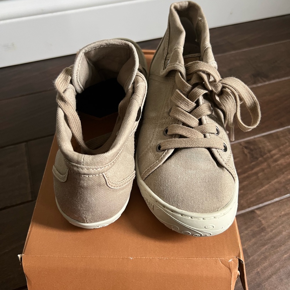 Casual shoes - sand colour